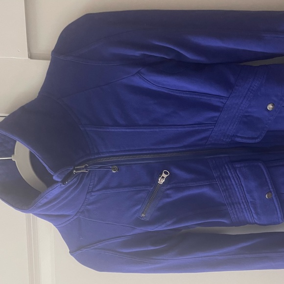 NavyBlue LuluLemon Fall/Winter Jacket Size 4 (small).Never used.Tags attached. - Picture 2 of 4